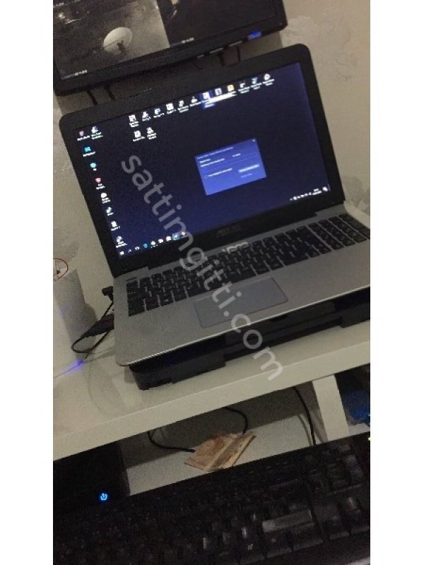 Laptop Asus K555UB