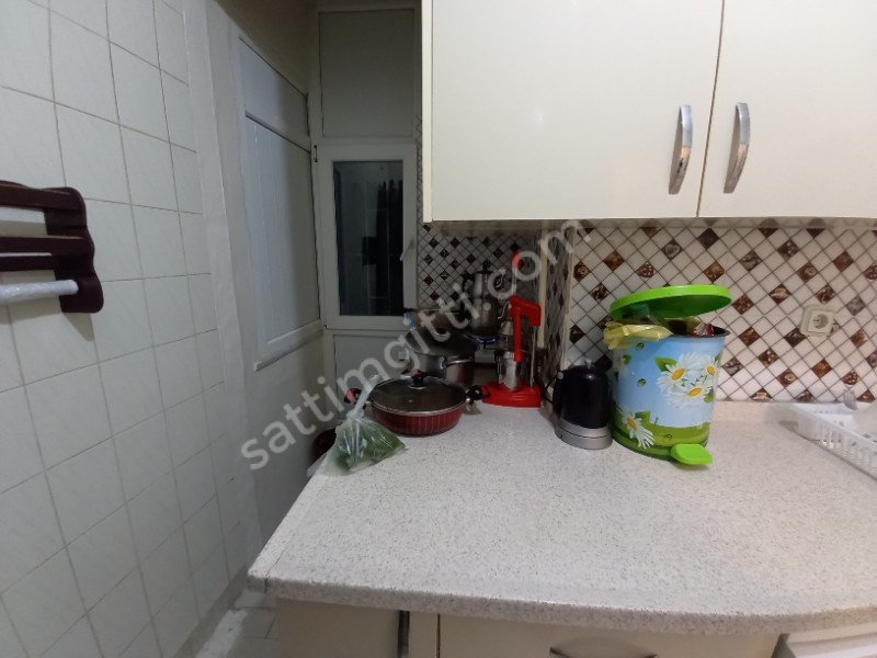 ÜSKÜDAR ÖZYILMAZ GAYRİMENKUL'den ZEYNEPKAMİL SATILIK 2+1 DAİRE