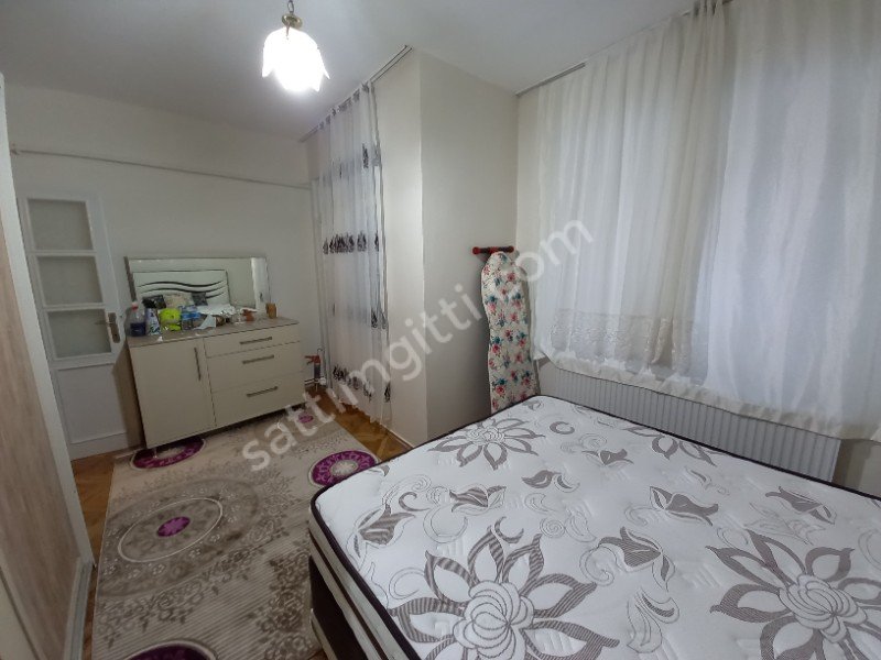 ÜSKÜDAR ÖZYILMAZ GAYRİMENKUL'den ZEYNEPKAMİL SATILIK 2+1 DAİRE