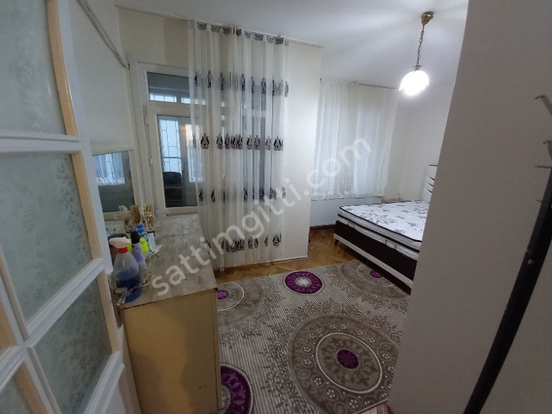 ÜSKÜDAR ÖZYILMAZ GAYRİMENKUL'den ZEYNEPKAMİL SATILIK 2+1 DAİRE