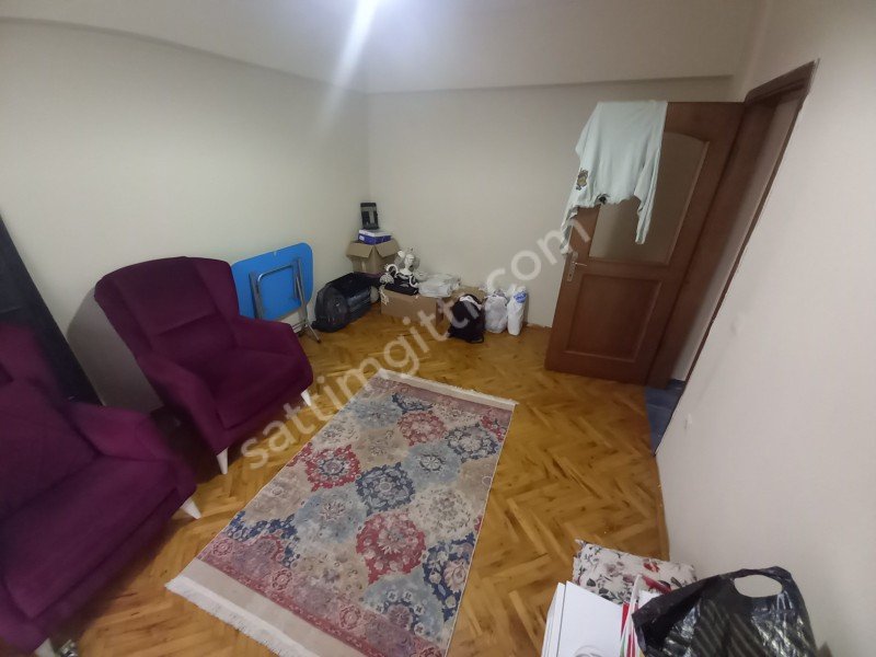 ÜSKÜDAR ZEYNEPKAMİL MAH. SATILIK DÜZ GİRİŞ 3+1 DAİRE 95 M2