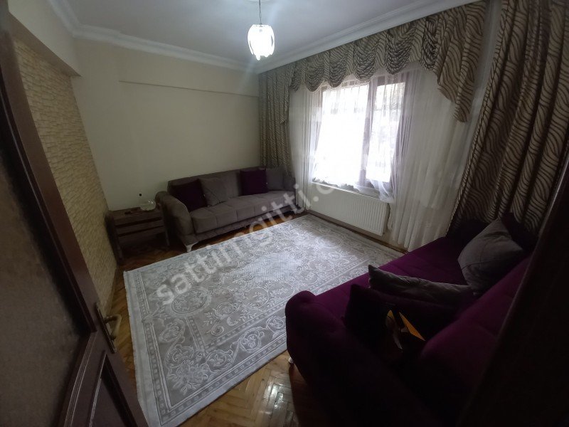 ÜSKÜDAR ZEYNEPKAMİL MAH. SATILIK DÜZ GİRİŞ 3+1 DAİRE 95 M2