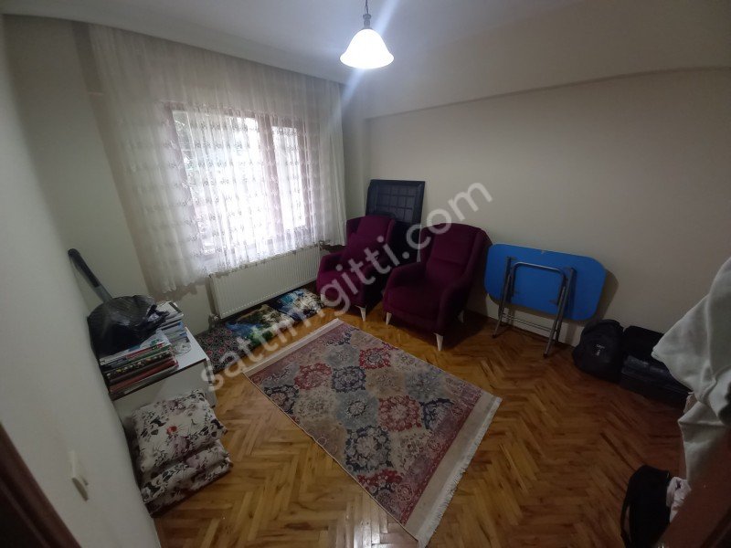 ÜSKÜDAR ZEYNEPKAMİL MAH. SATILIK DÜZ GİRİŞ 3+1 DAİRE 95 M2