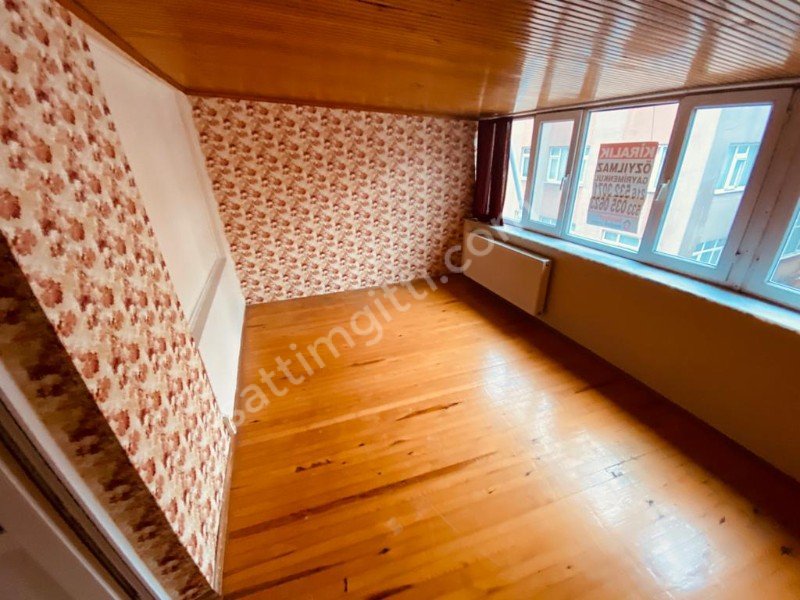 Üsküdar Özyılmaz Salacak Mah. satılık 3+1 teraslı Daire